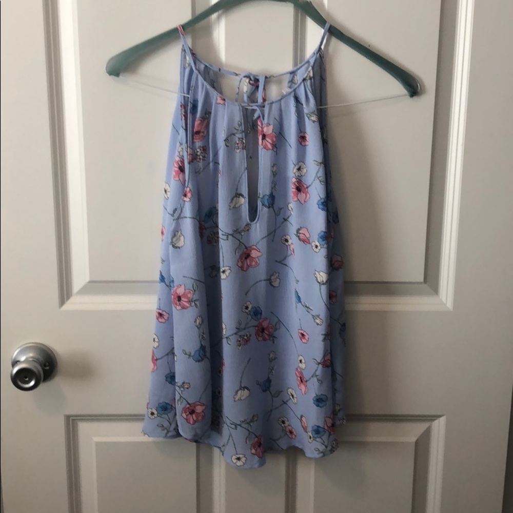 Beautiful floral tank with keyhole tie.